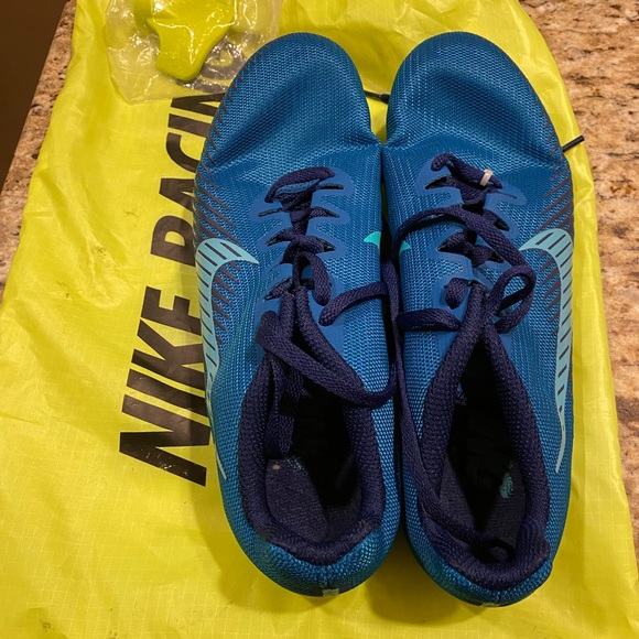 Nike track shoes with spikes - Picture 1 of 2